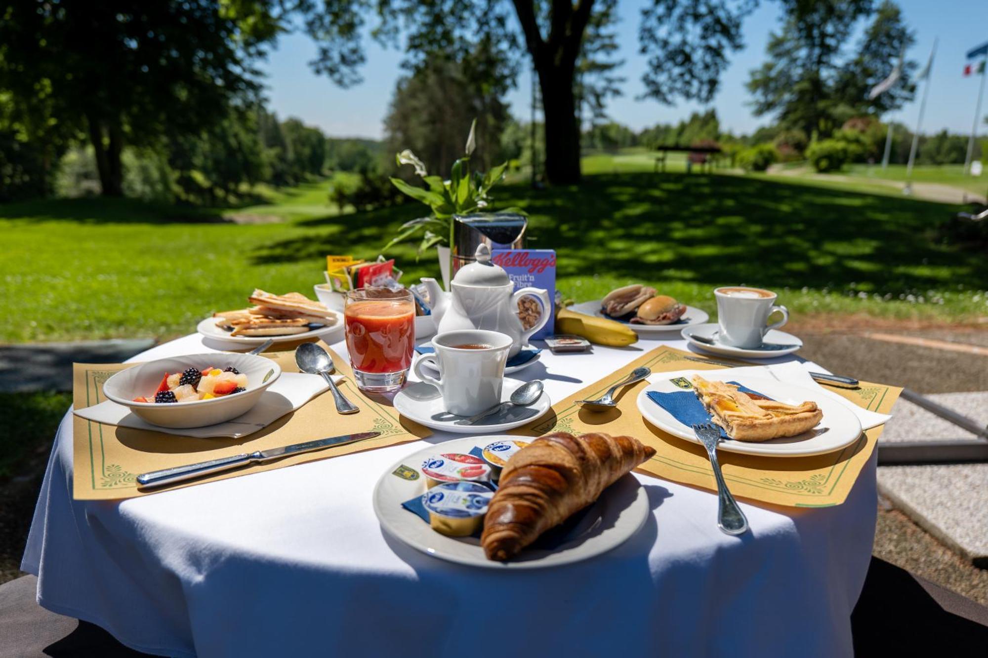Golf Hotel La Pinetina Аппьано-Жентиле Экстерьер фото